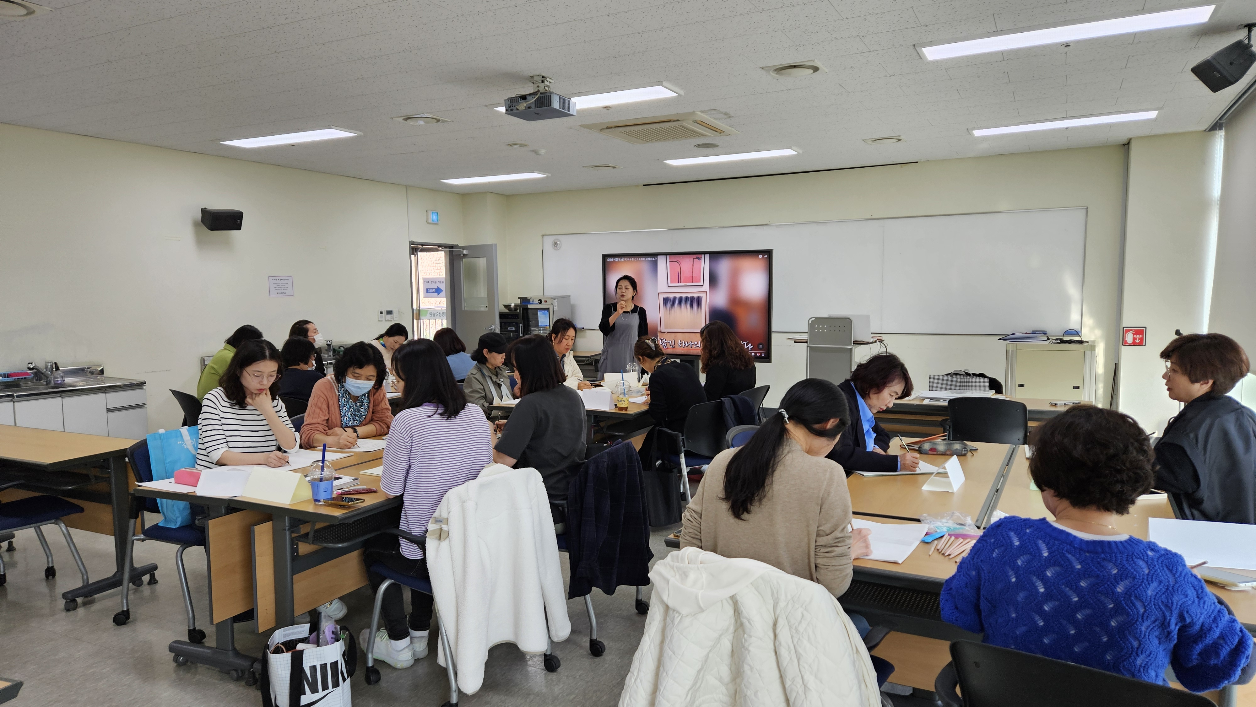 최숙 작가, <스토리텔링 아트테라피: 그림으로 말해요>